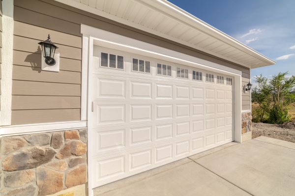 Garage Lifting in Moses Lake